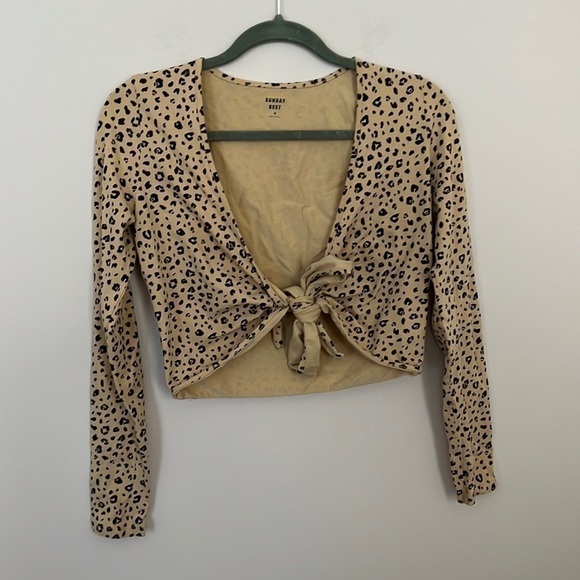 𝅺ARITZIA SUNDAY BEST l Animal Print Front Tie Top - Picture 1 of 4
